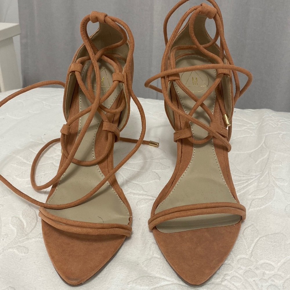 Strappy mauve heeled sandals